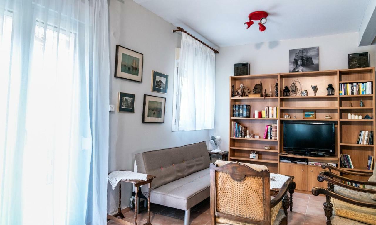 Next To The Sea - Apartment Agía Triáda Esterno foto